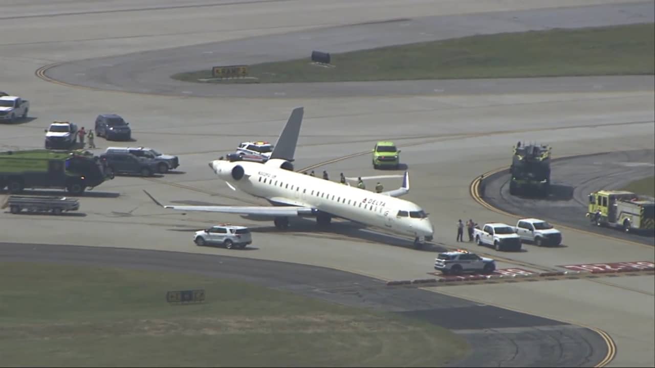 Two Delta Planes Collide On Atlanta Taxiway, Knocking Tail Off One; No ...