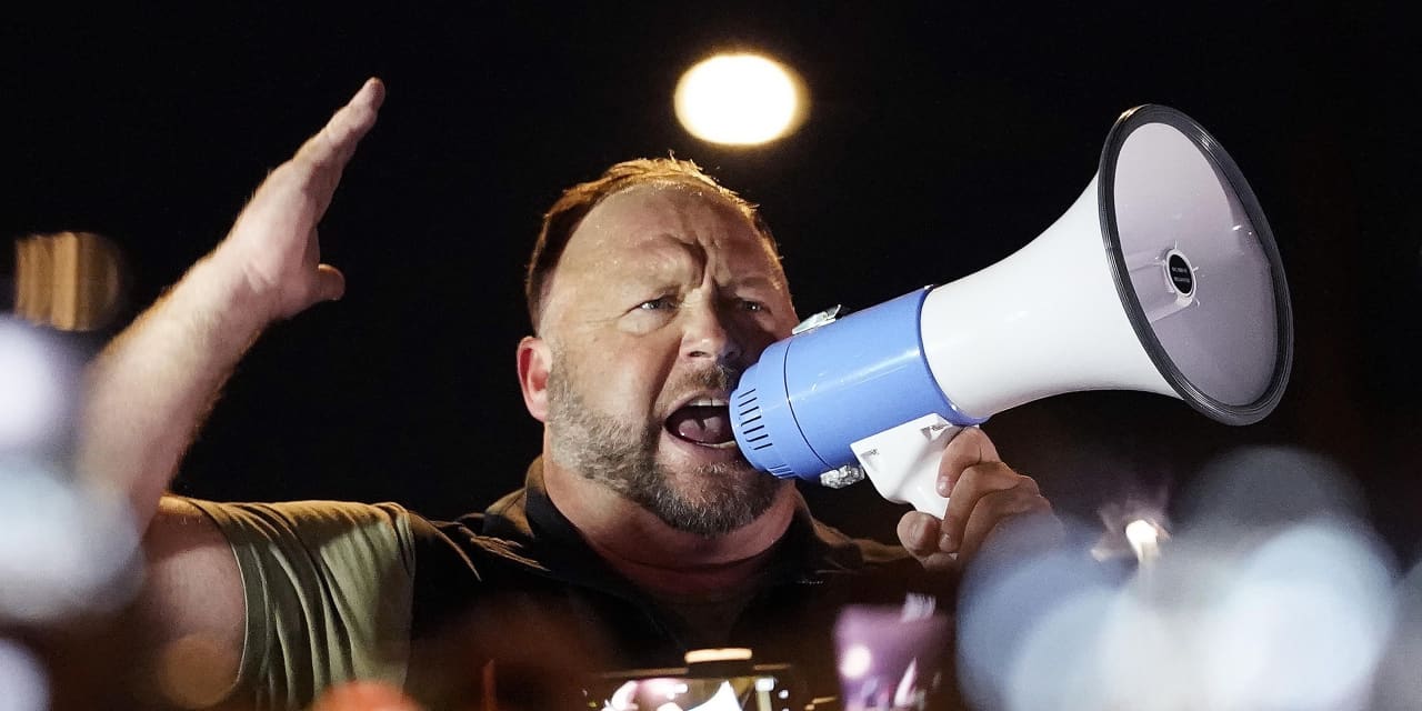 Alex Jones can't use bankruptcy as a shield against Sandy Hook families, says Texas judge - Vimarsana News