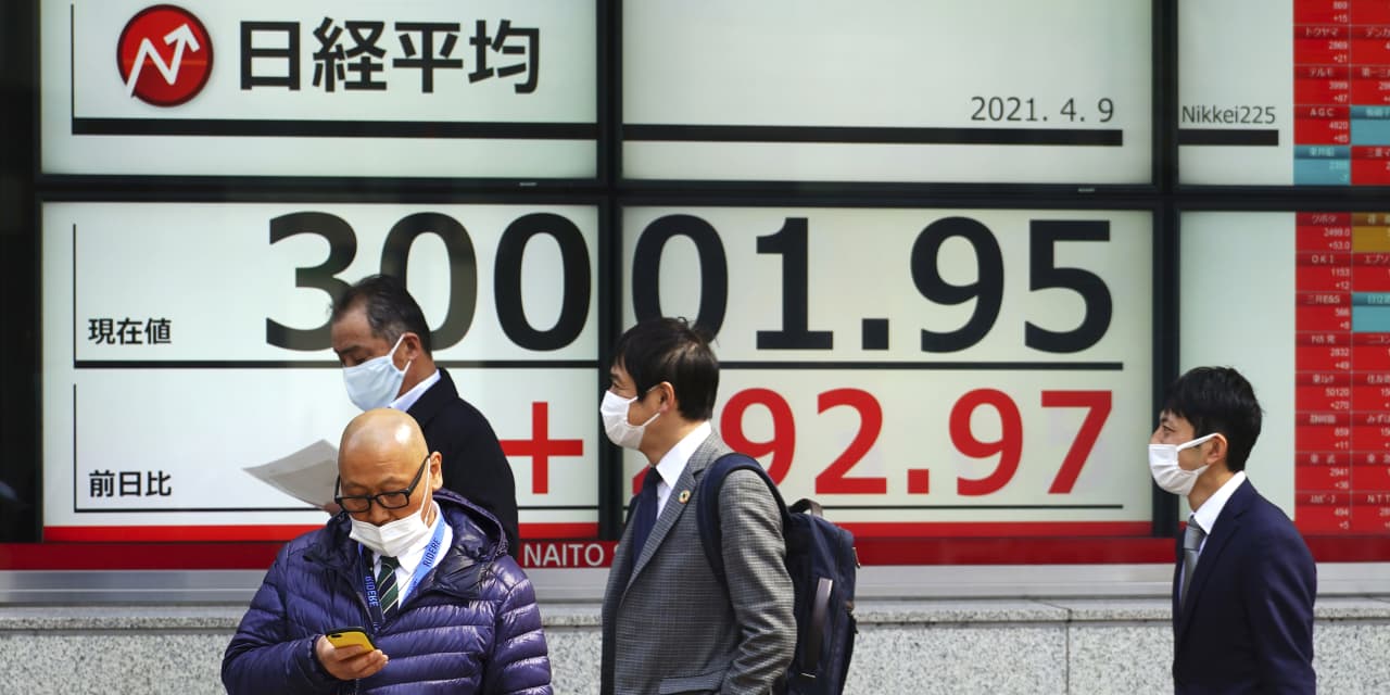 Asian stock markets fall after Chinese inflation data picks up