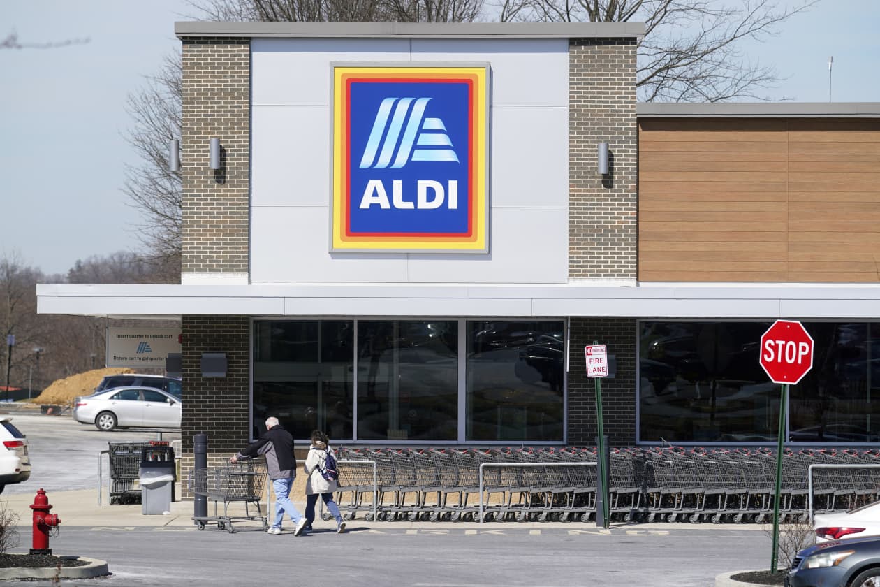 Aldi to add 800 discount grocery stores across U.S. as Americans feel ...
