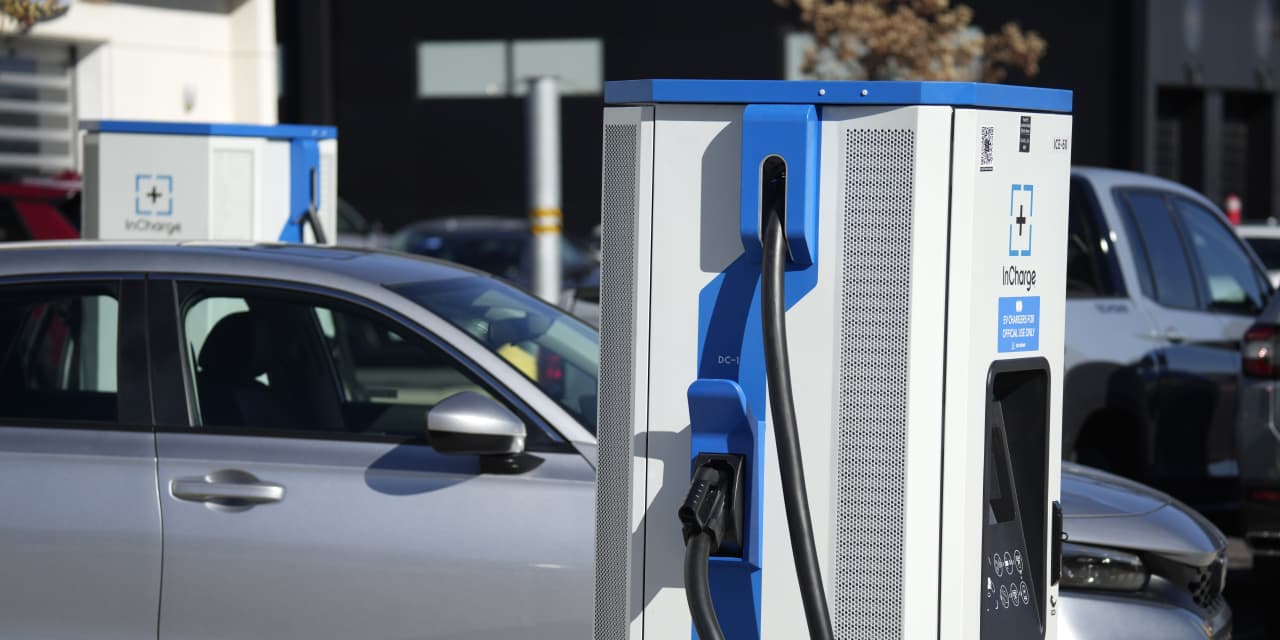 Electric Vehicles Need More—and Faster—Charging Stations. How Do We Get  Them? - WSJ