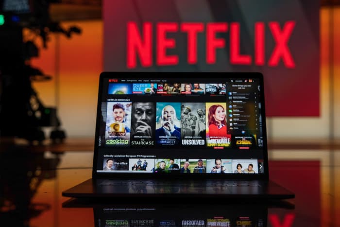 How to watch netflix hot sale on a normal tv