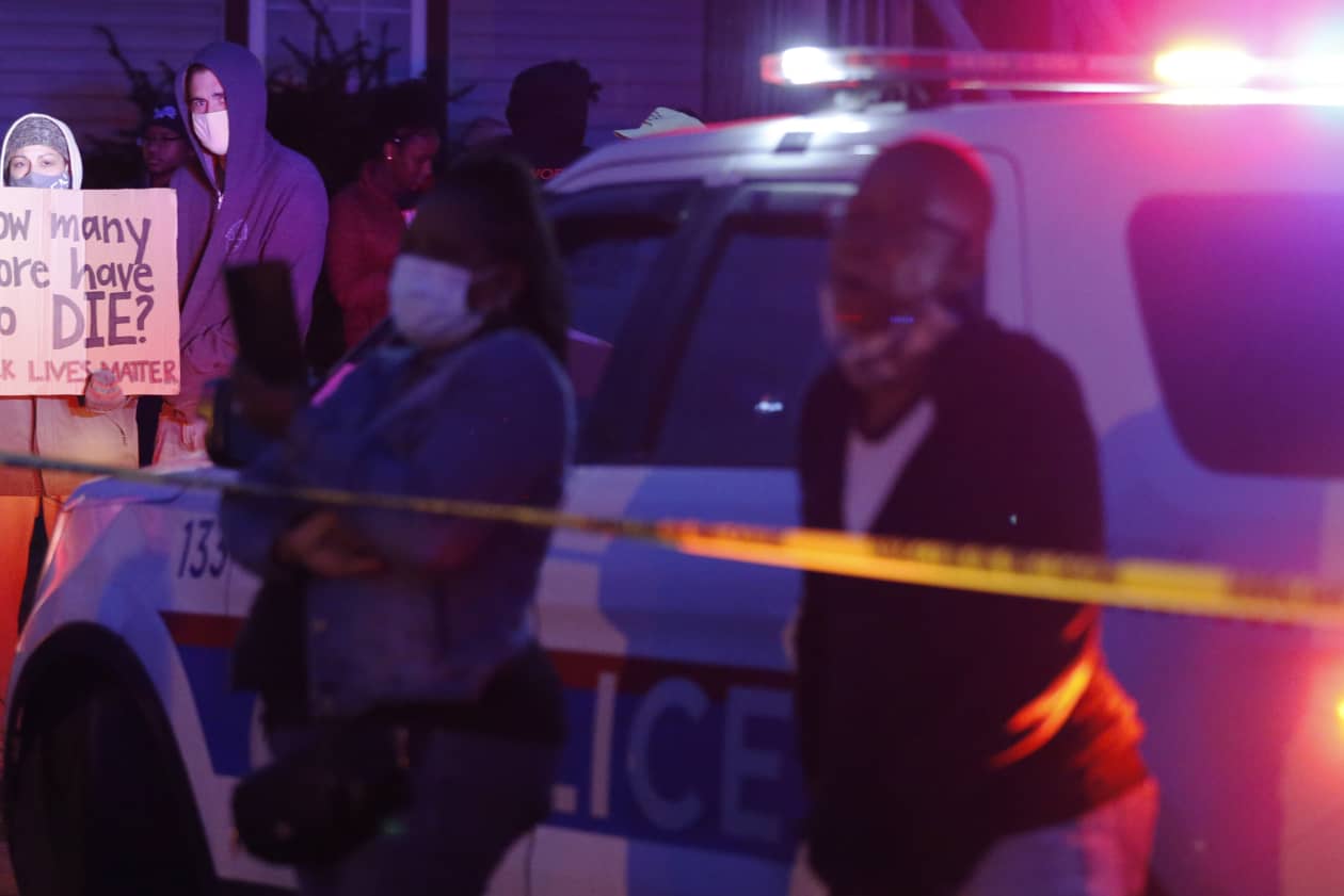 Columbus, Ohio, police shoot and kill teenage girl waving knife ...
