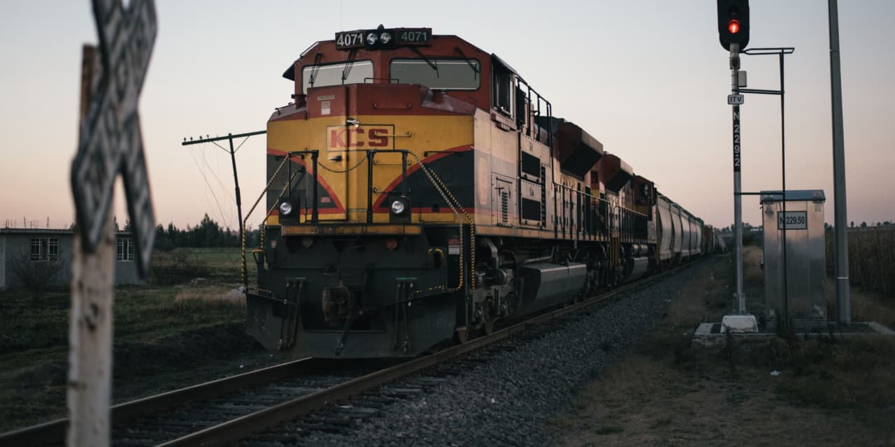 Kansas City Southern settles on Canadian Pacific’s $31 billion bid