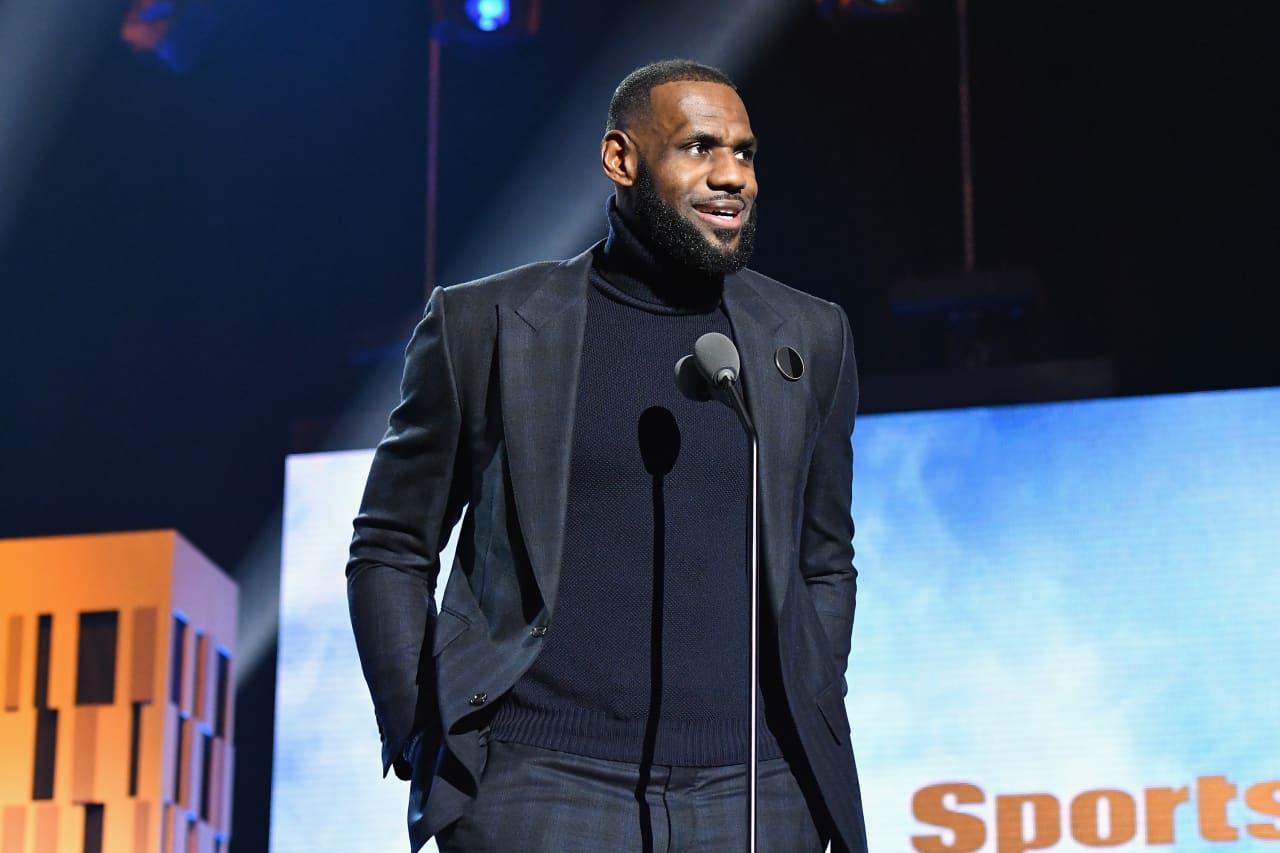 LeBron James explains why he deleted tweet about police shooting