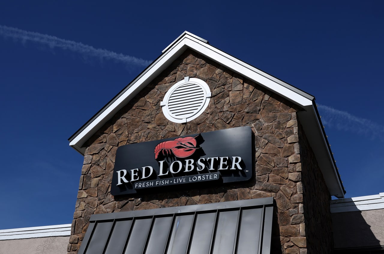 Dozens of Red Lobster locations being liquidated after sudden closures