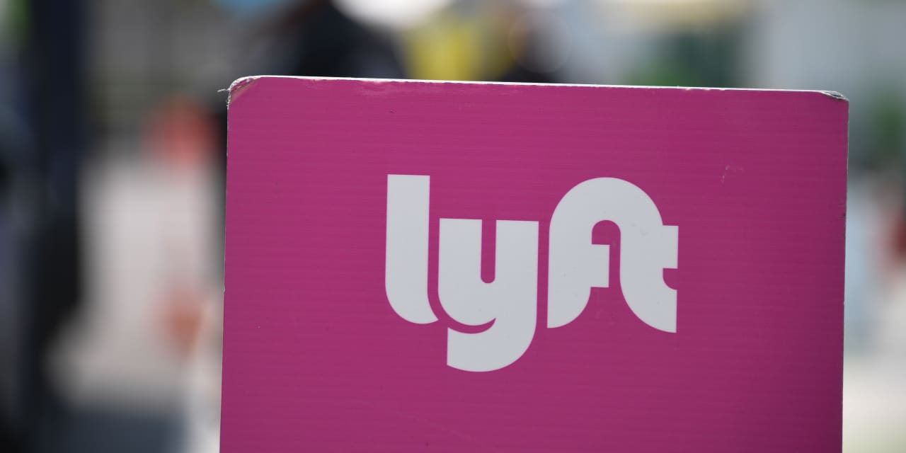 Did earnings disclosure mistakes cause Lyft stock to rally after hours?