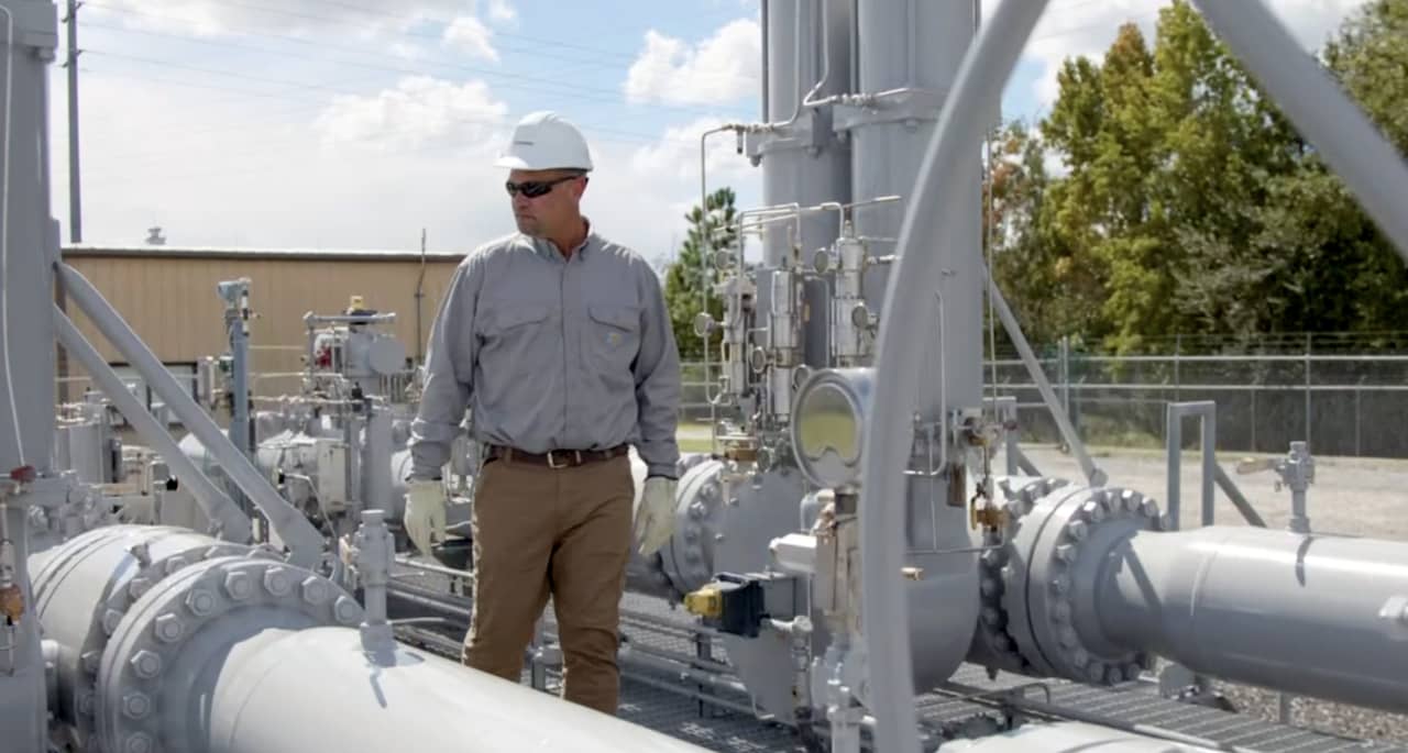 This stock-market strategy lets you play the energy boom while cutting your risk