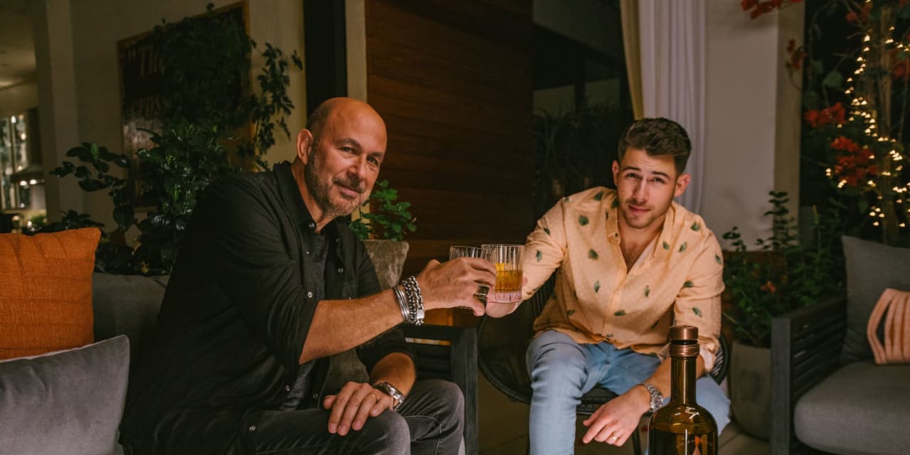 Para su sorbo del Cinco de Mayo, pruebe un tequila Nick Jonas