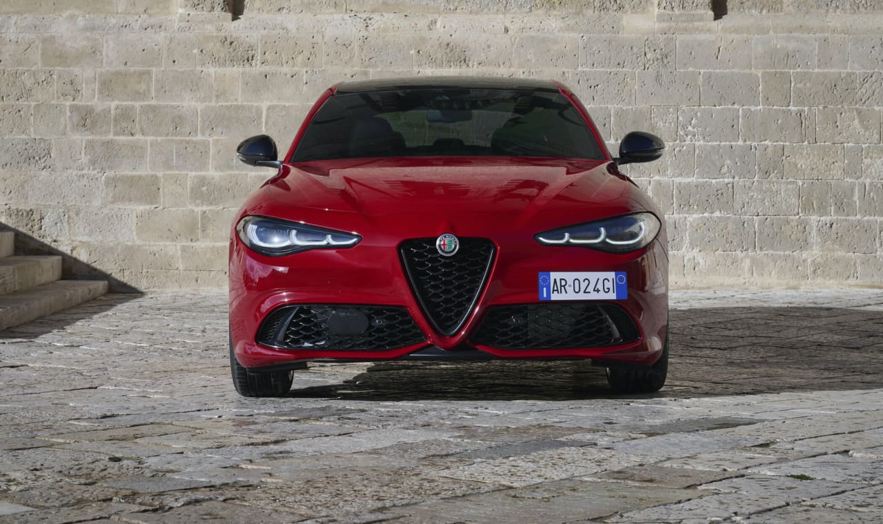 2024 Alfa Romeo Giulia Review - Forget The Touchscreen, Embrace The  Windscreen