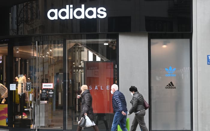 mi Acostumbrarse a popurrí Adidas joins Nike and other companies in pausing operations in Russia over  Putin's invasion of Ukraine - MarketWatch