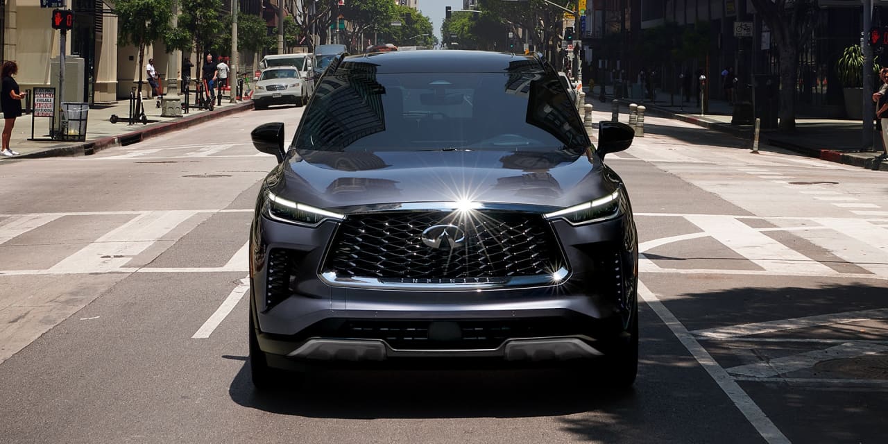 The 2024 Infiniti QX60 A sensible choice in midsize luxury SUVs The
