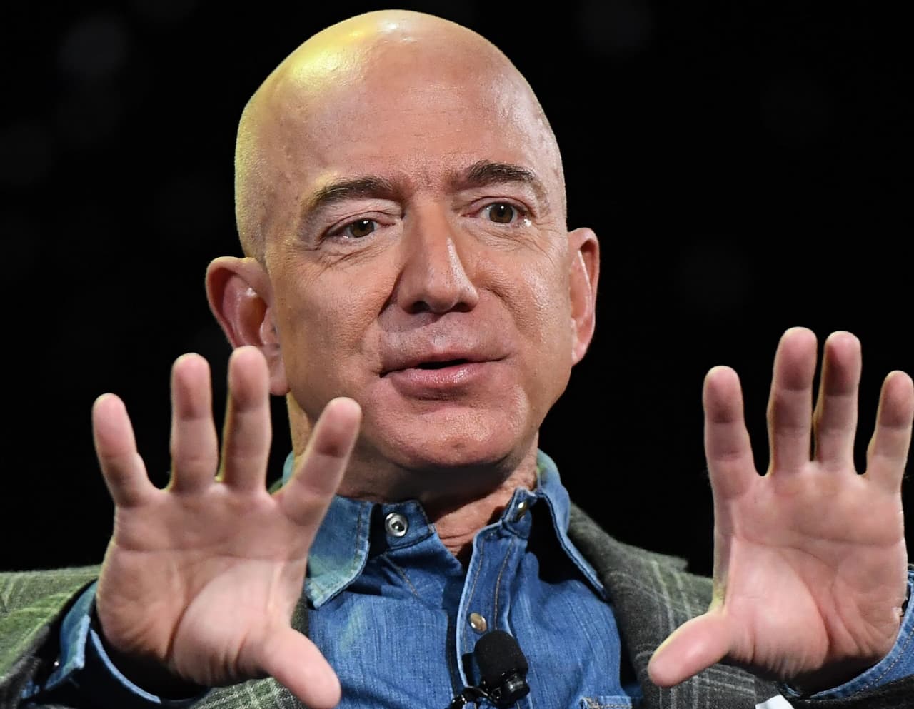 Jeff Bezos has sold 50 million Amazon shares this month, for around $8 billion