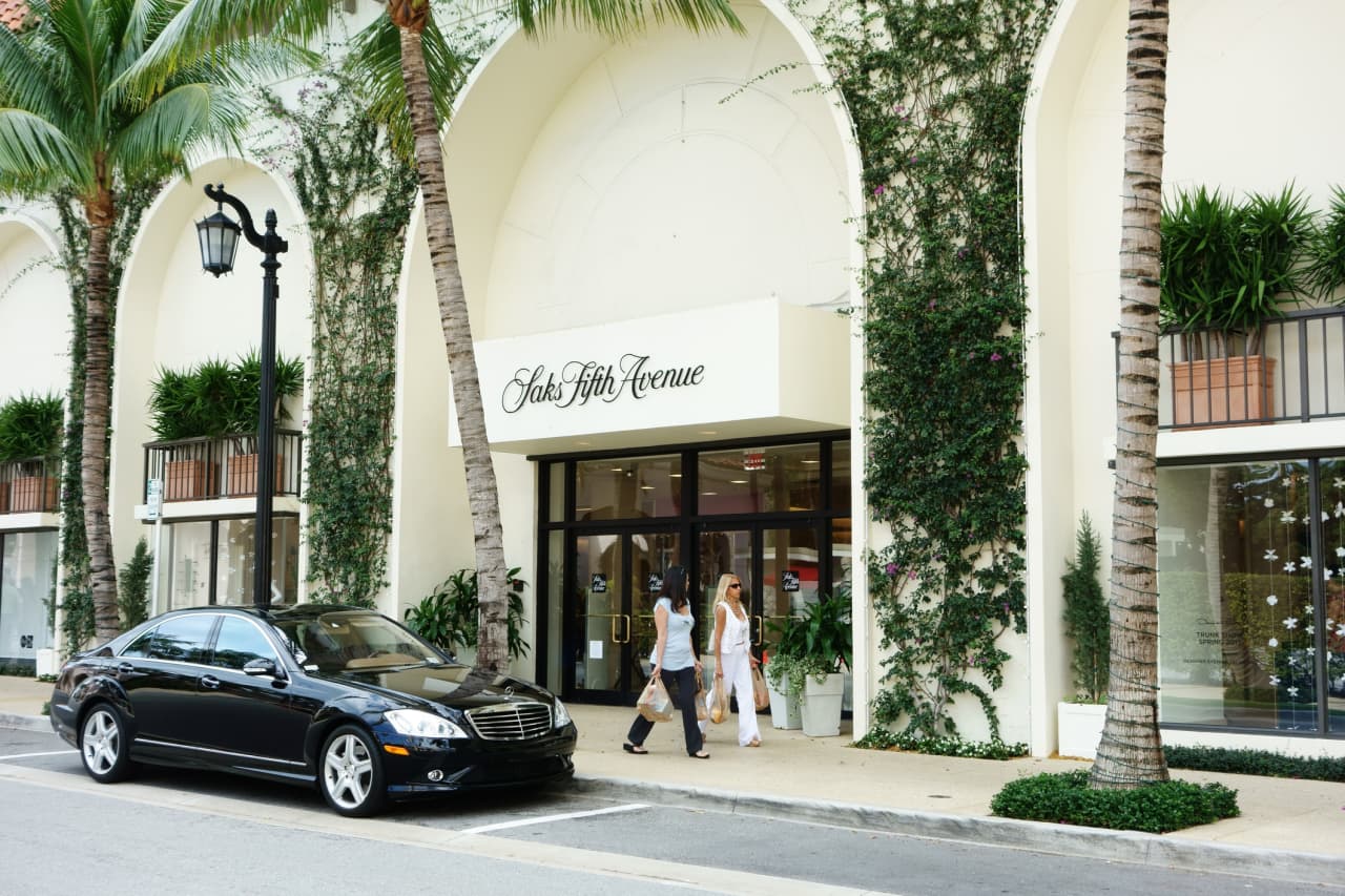 Saks Fifth Avenue buying Neiman Marcus in $2.65 billion deal, with backing by Amazon