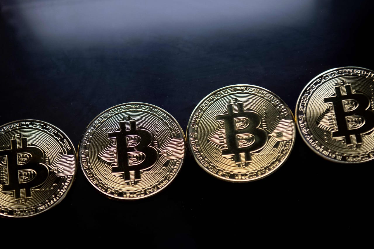 Bitcoin rallies to highest level since November 2021 as investors eye record high