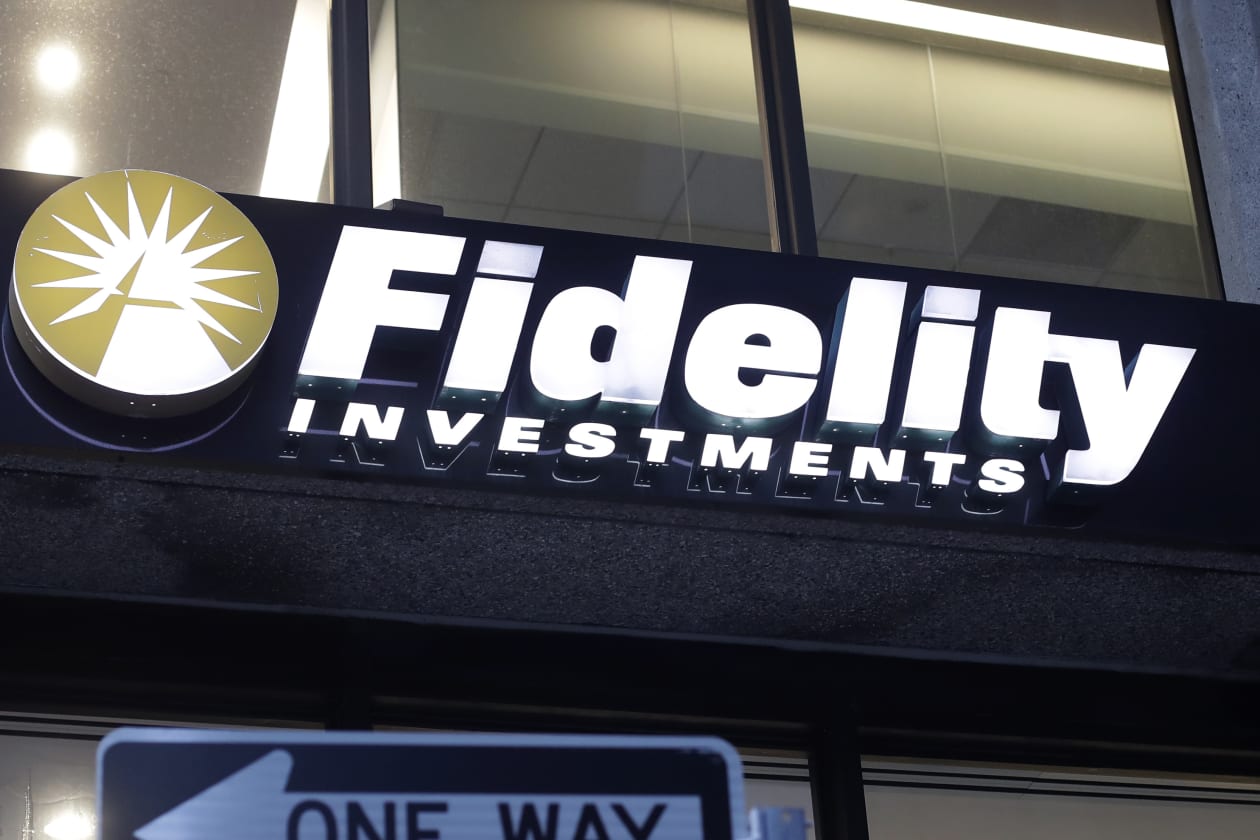 Fidelity to allow investors to put bitcoin in their 401(k) accounts -  MarketWatch