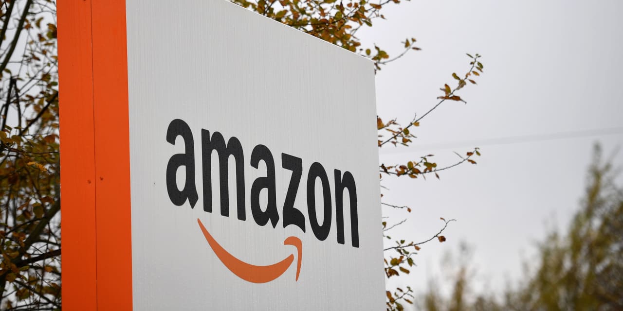 #: Amazon wants workers back in the office three days a week