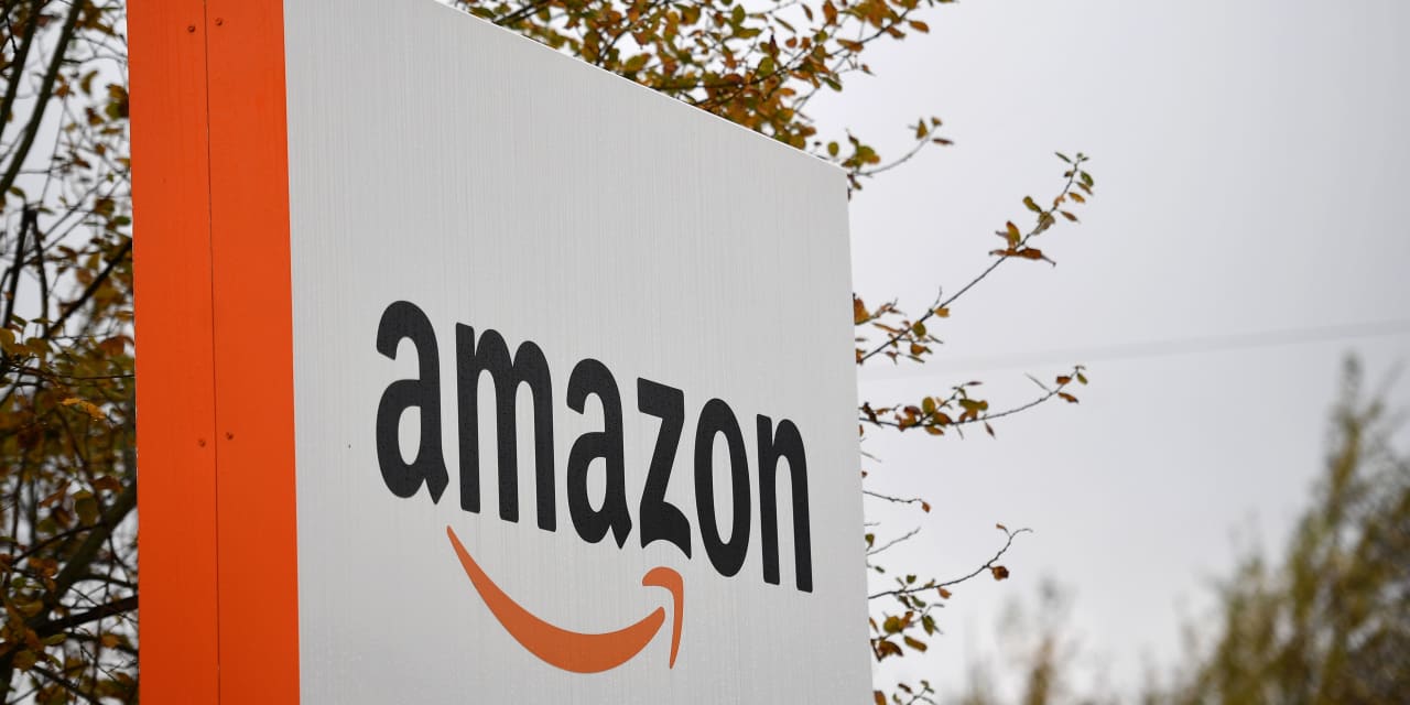 #: Amazon wants workers back in the office three days a week