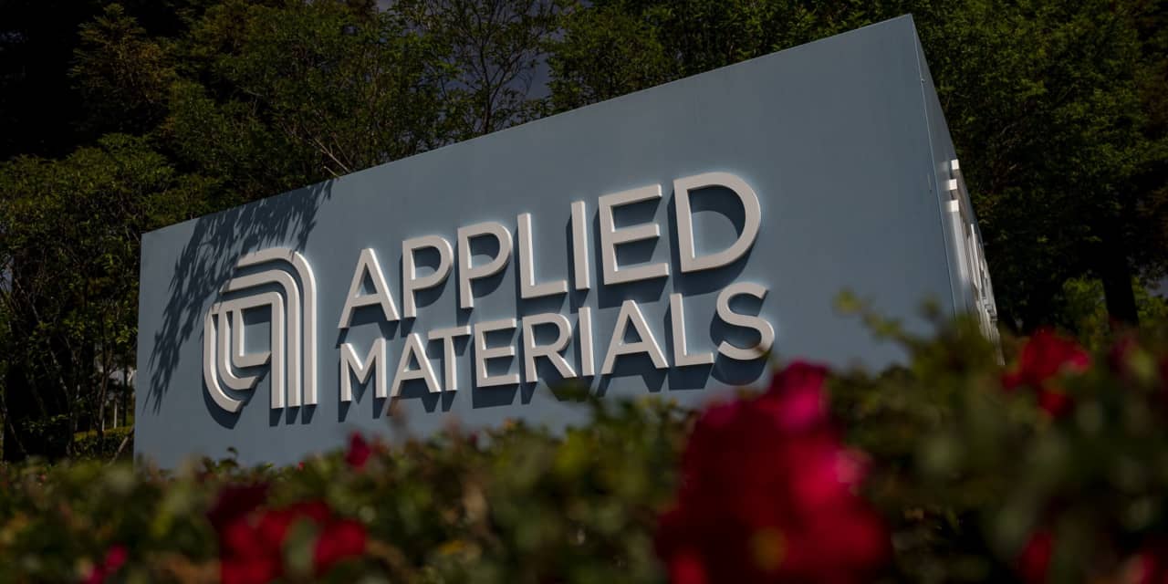 Applied Materials stock wobbles following record results, strong outlook