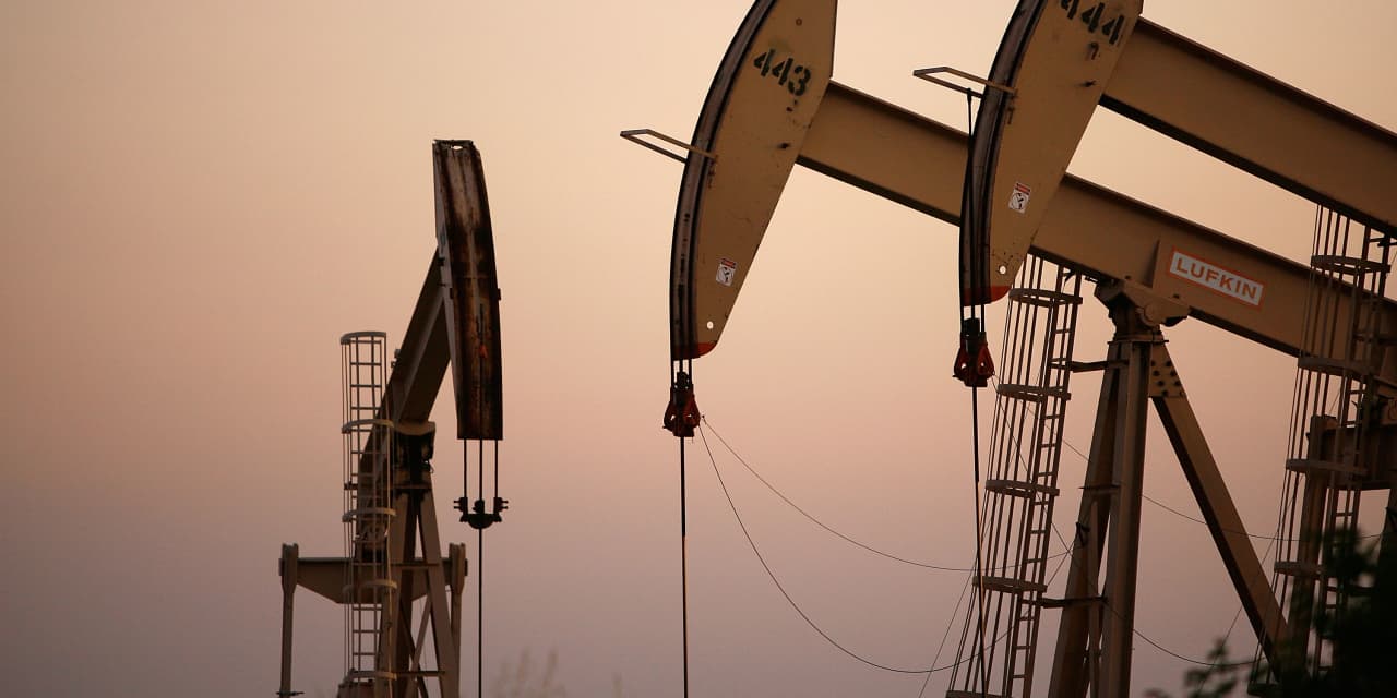This red-hot oil-services stock takes a breather, even after a big ...
