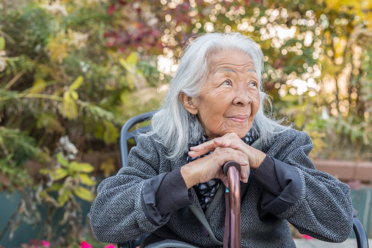 ‘Tell me I’m not crazy’: My mom, 90, has dementia. My sibling wants her to buy a $500K house nearby. Does that make any sense?