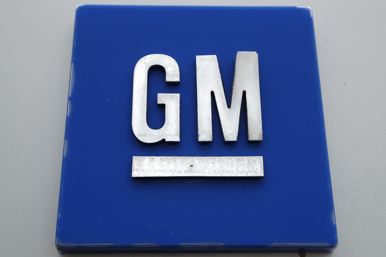 U.S. auto sales fall slightly in Q3, but GM is a bright spot MarketWatch