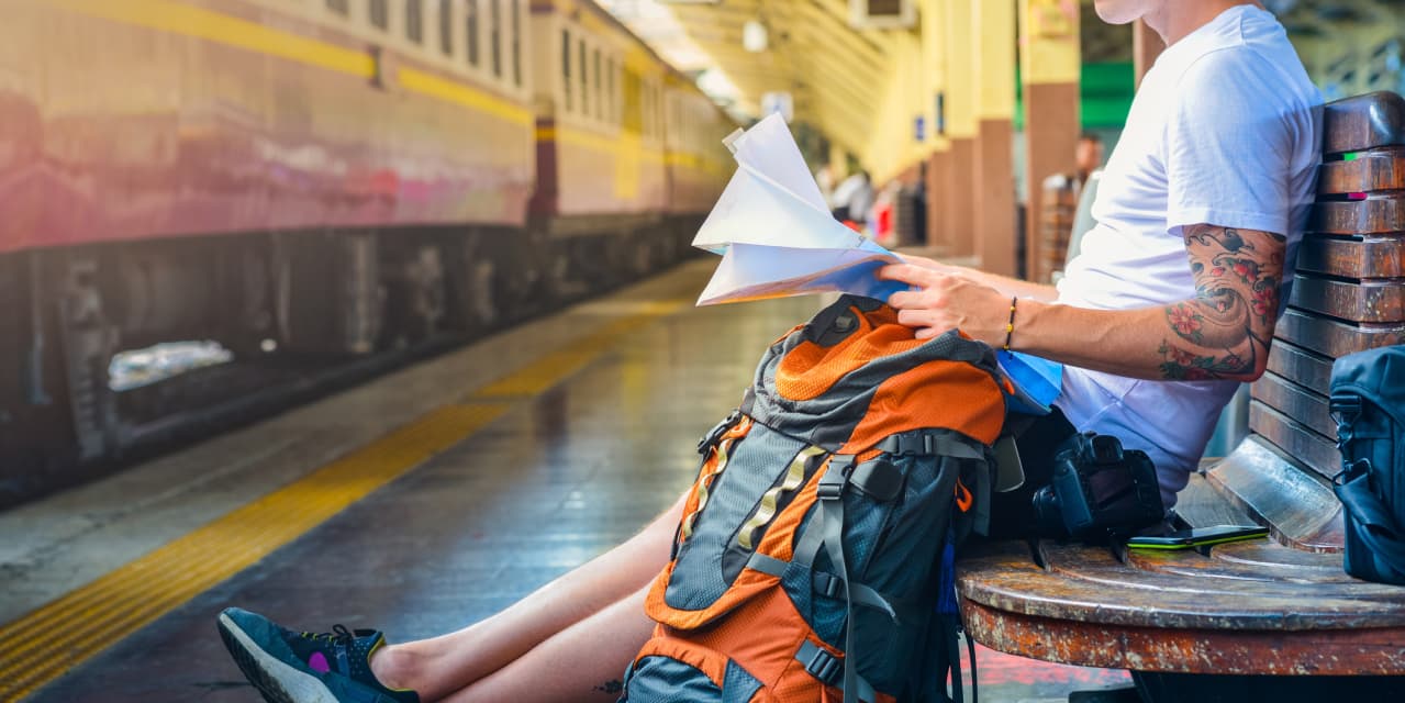 Want to travel the planet as a digital nomad? Here are 7 important strategies