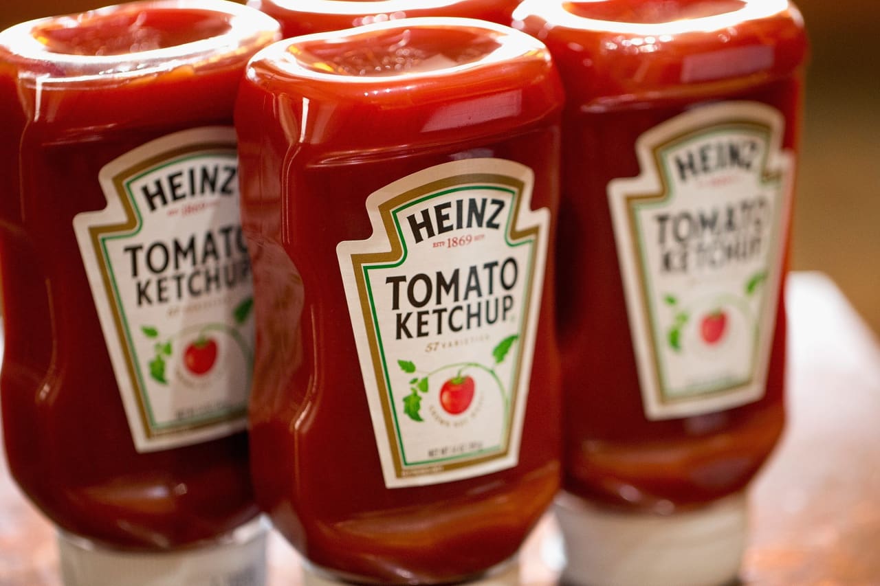 Kraft Heinz wraps up ‘challenging’ year with a profit warning as stock drops