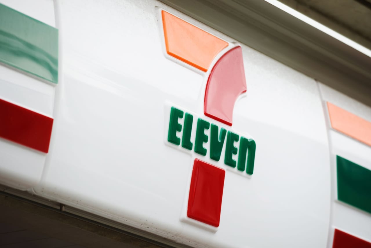 7-Eleven owner posts profit drop on weak North American earnings