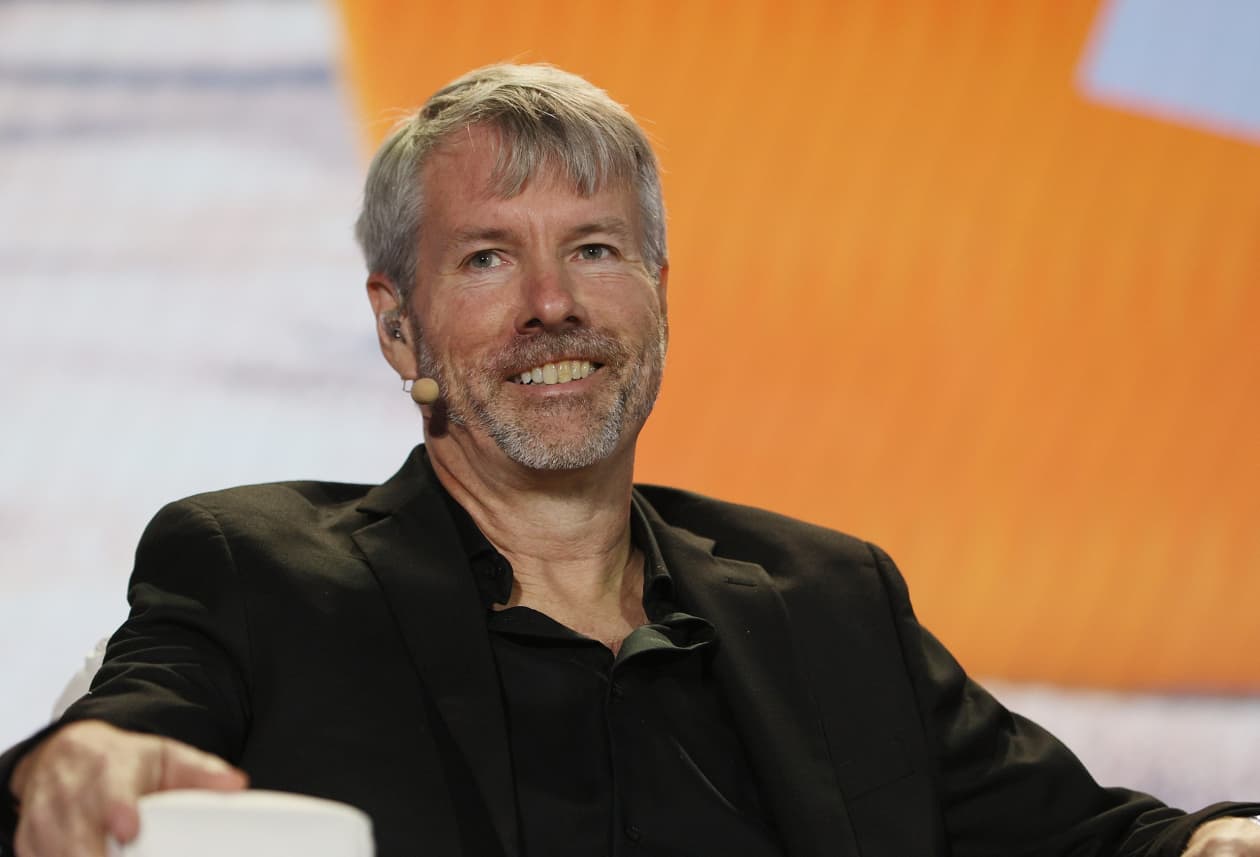 MicroStrategy shares slump as bitcoin margin call looms - MarketWatch