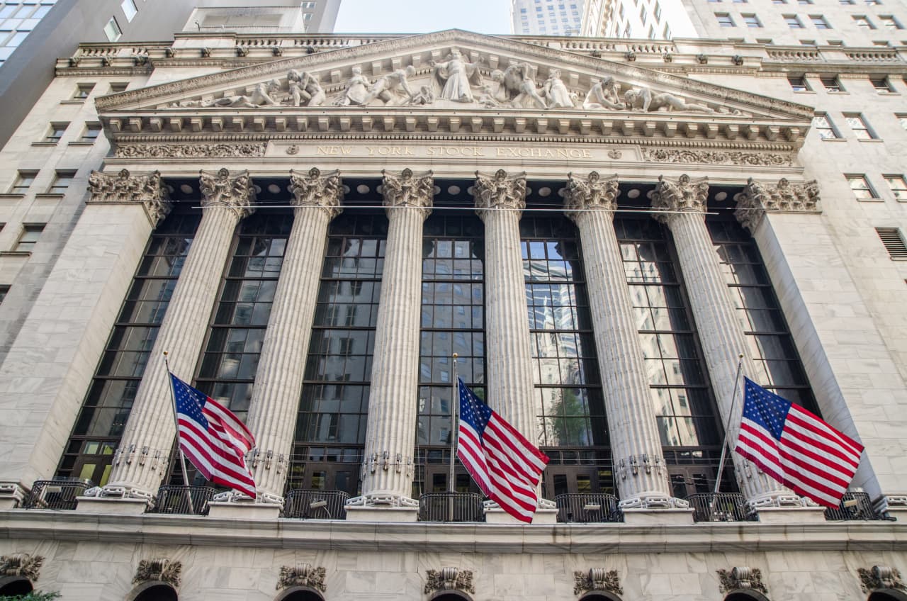 How Fed rate moves could impact different sectors of the stock market in 2024