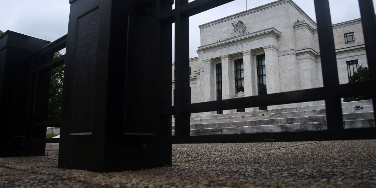 Los inversores reducen la pausa con las acciones en gran parte estables a medida que se avecina la decisión de la Reserva Federal