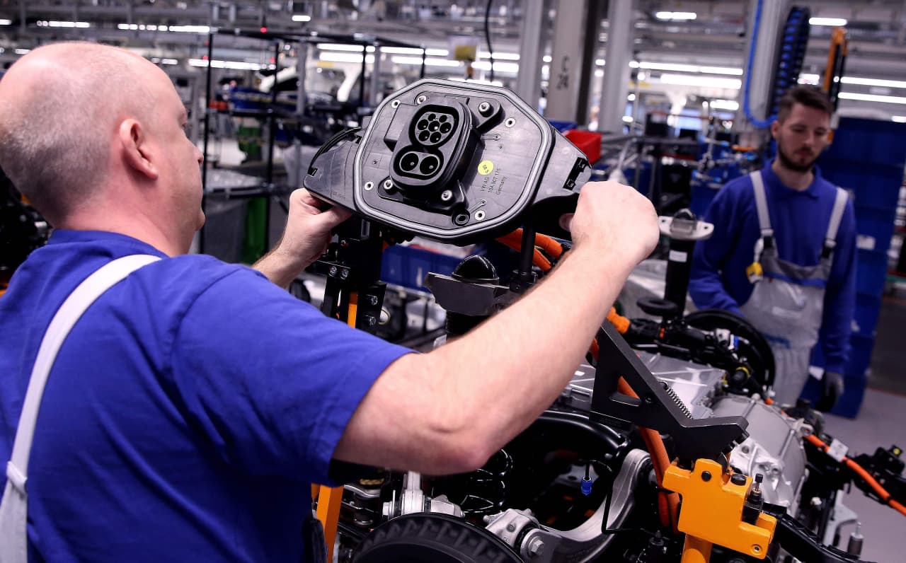 Factory orders in Germany slide in May