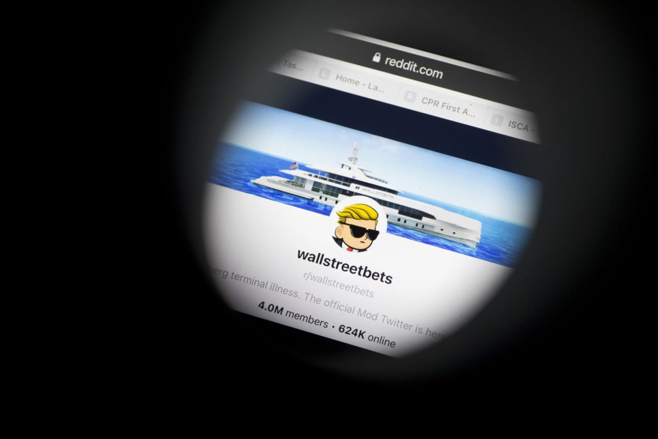 Warm August for meme stocks turns red hot, Robinhood included - MarketWatch