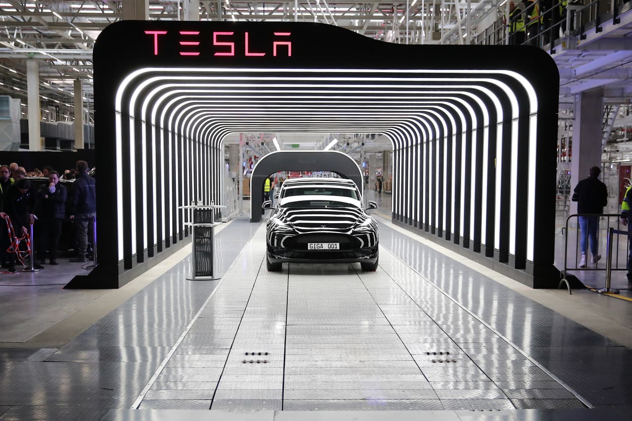 Tesla’s stock set to snap win streak as investors brace for deliveries data