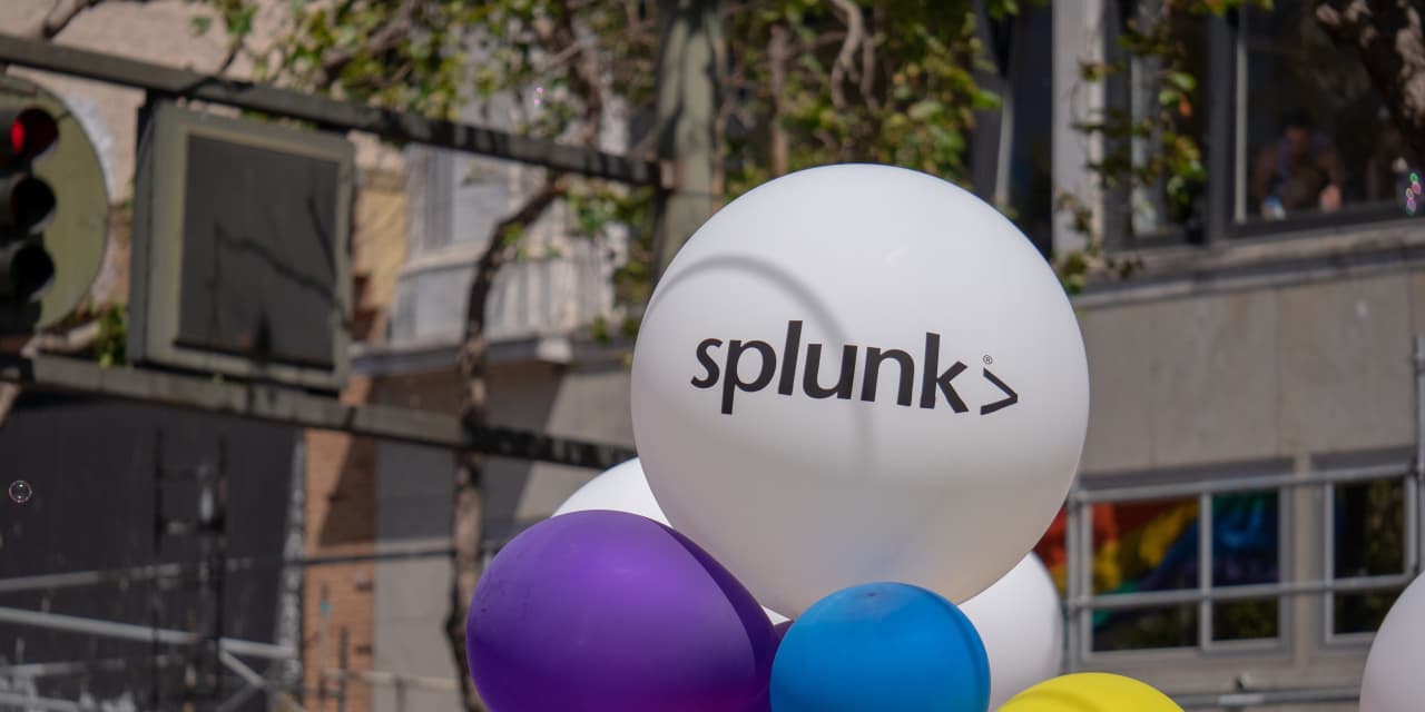 Splunk forecast falls short after stock closes at 52-week low