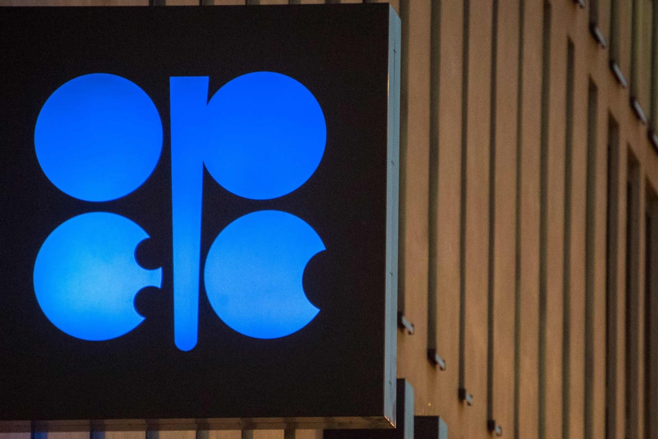 Brent oil settles at $80 as OPEC+ sticks with its output plan despite  omicron risk to demand - MarketWatch