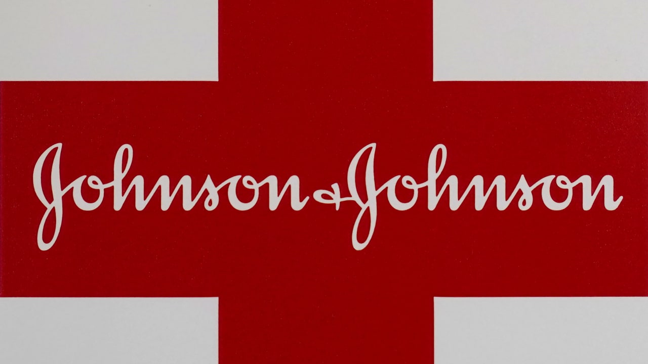 Johnson Johnson Recalling 5 Sunscreen Products Due To Benzene Traces Marketwatch
