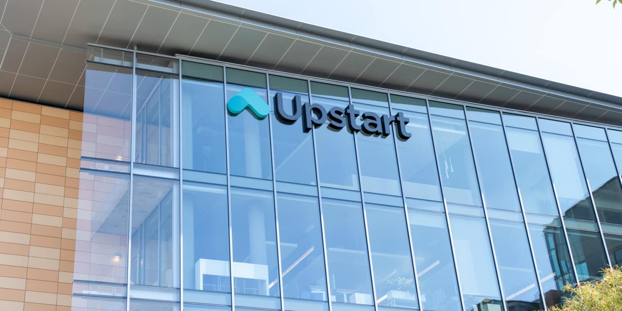Upstart Stock Declines Amid AI Lending Growth Forecast