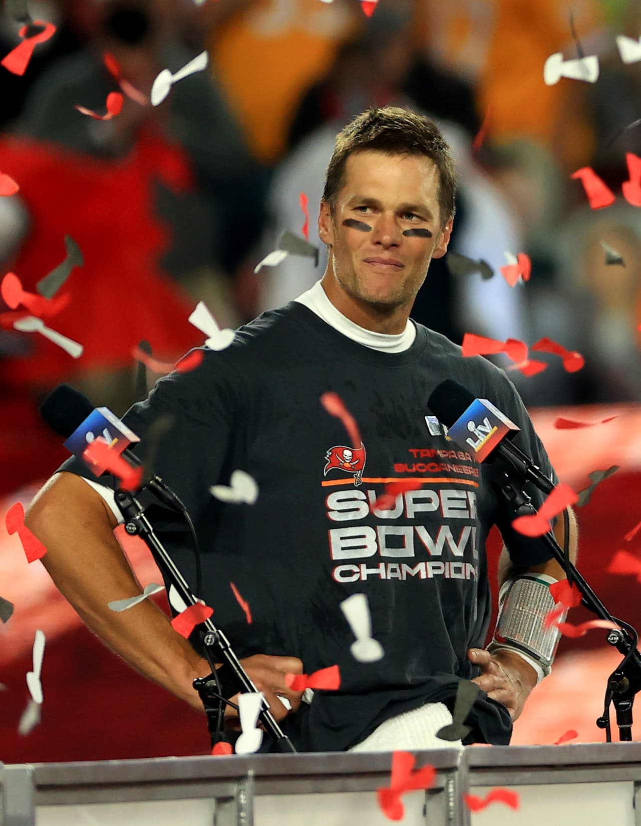 Tom Brady changes profile photo to Bitcoin laser eyes