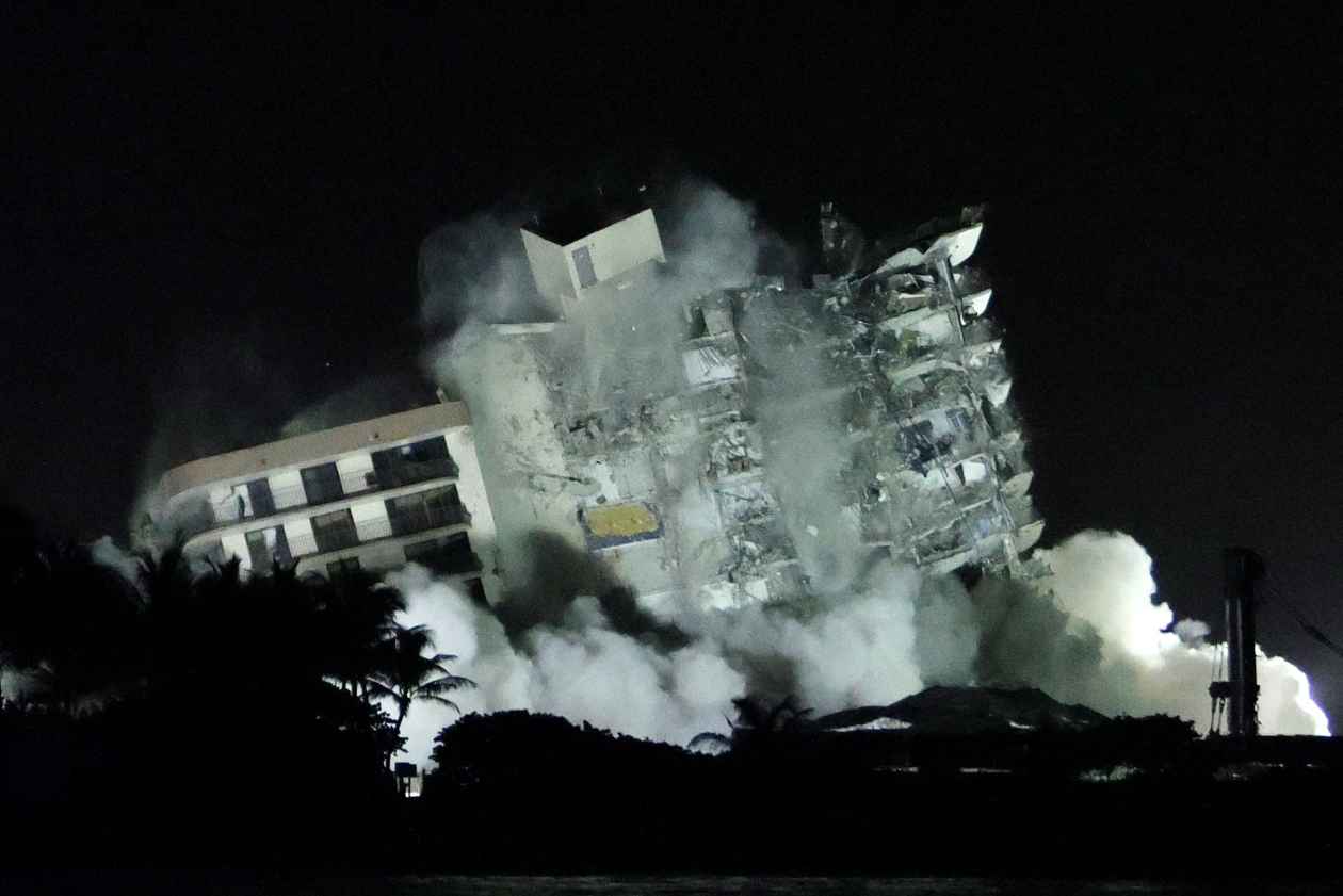 Demolition crews bring down rest of collapsed Florida condo; search to ...