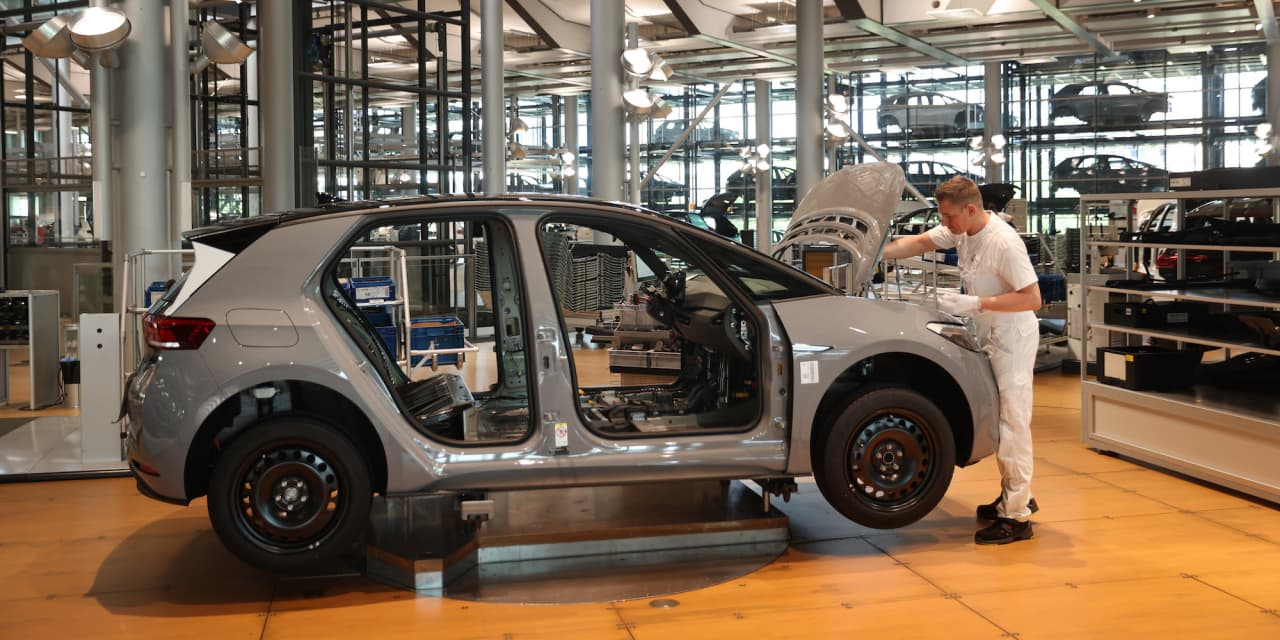 'Dirtier to build but cleaner to drive': This is how many miles you need to drive an EV to reduce its carbon footprint, study finds - Vimarsana News