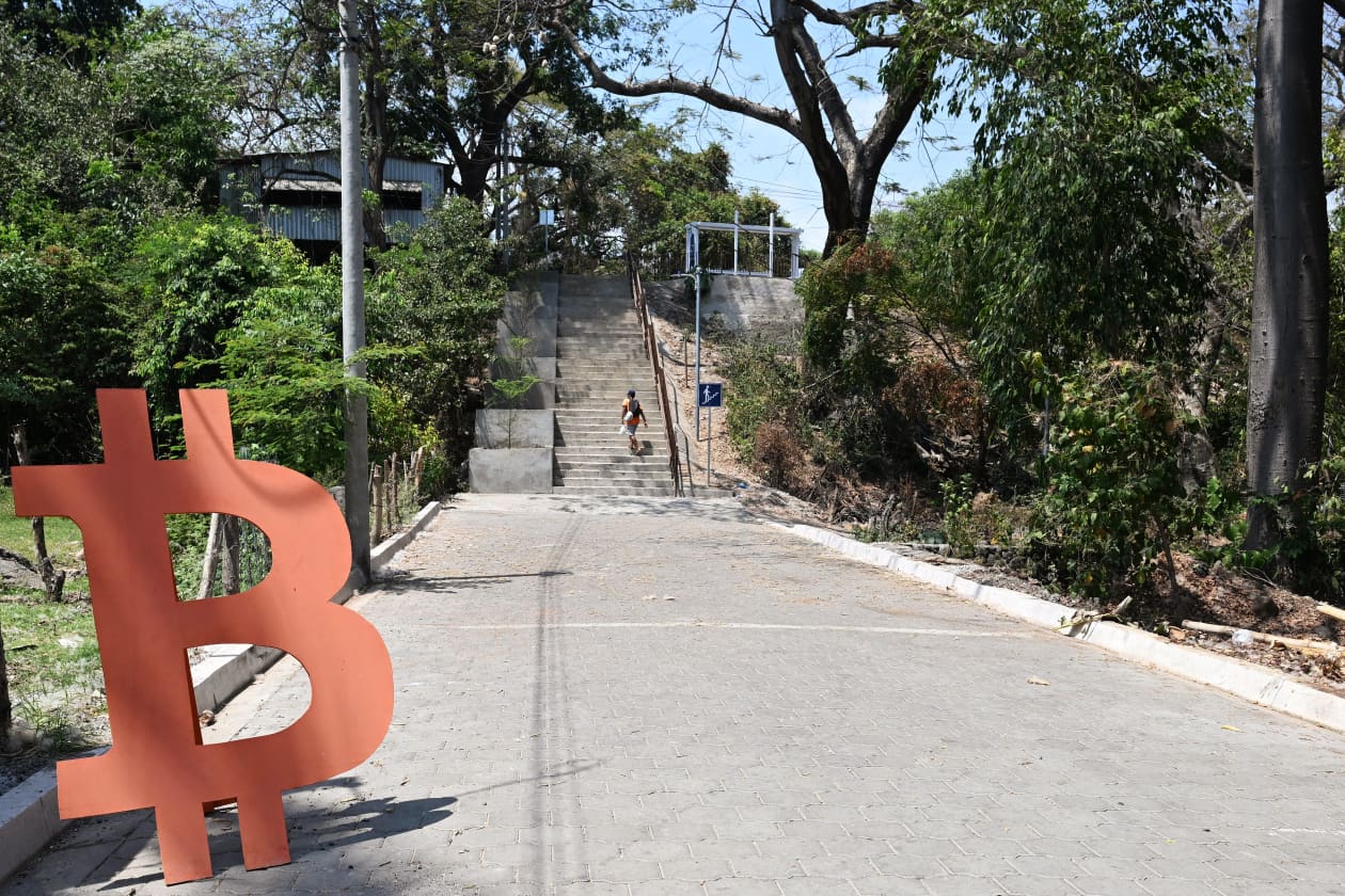 Bitcoin boosts 60/40 returns without adding much volatility, fund manager  finds - MarketWatch