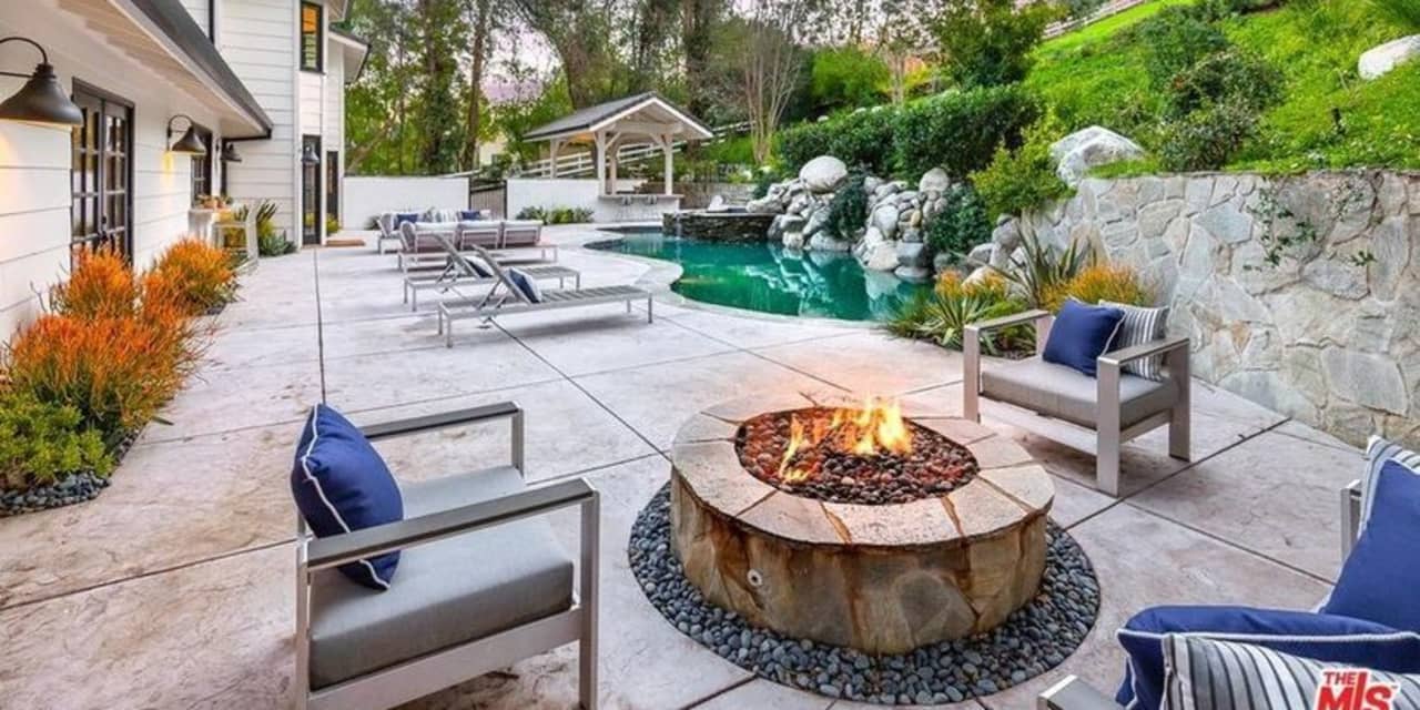 Pop Star Miley Cyrus Reportedly Flips Renovated Hidden Hills Home for $7.2M