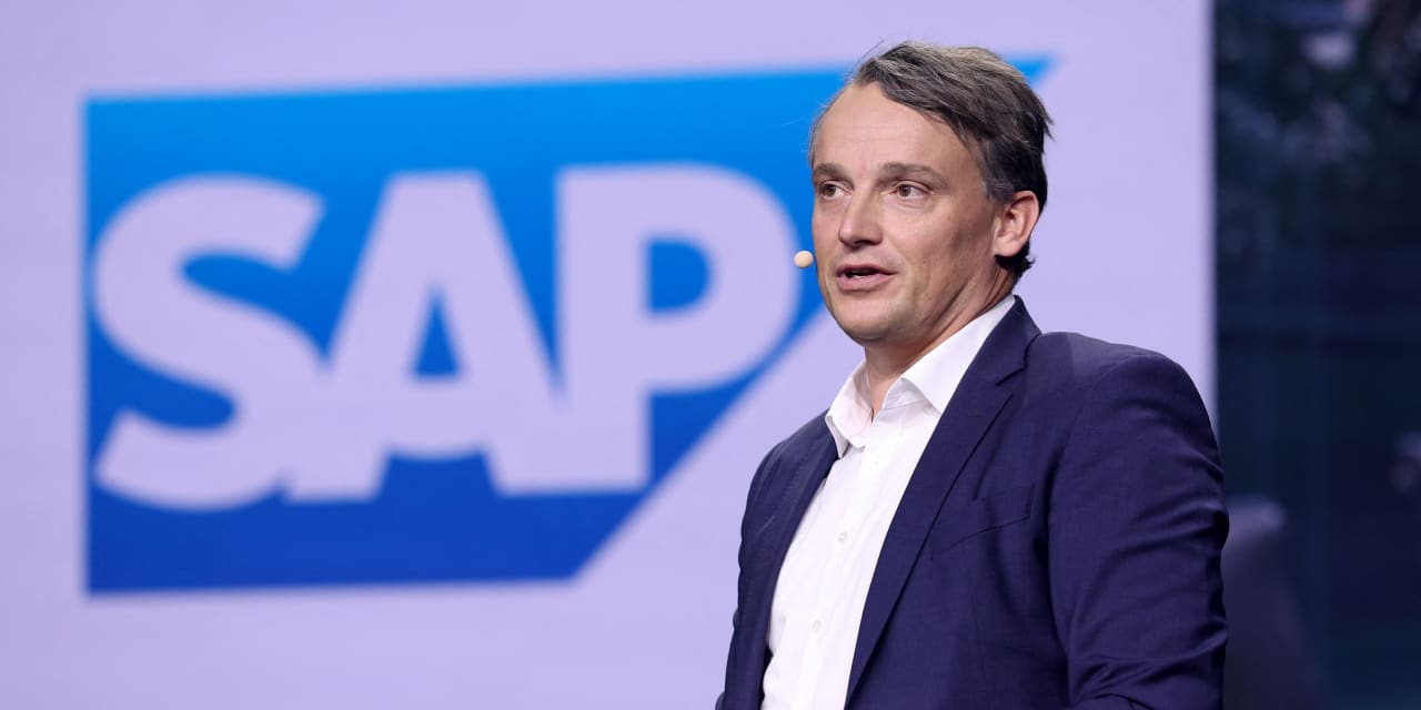 SAP 주가, 강력한 매출에 상승했으나 분석가들은 가이던스 위험 경고 대표 이미지