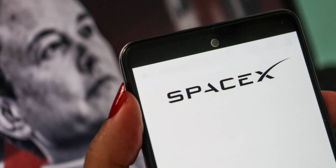 SpaceX’s stock is down nearly 50% from its high. Why it’s still not a bargain.