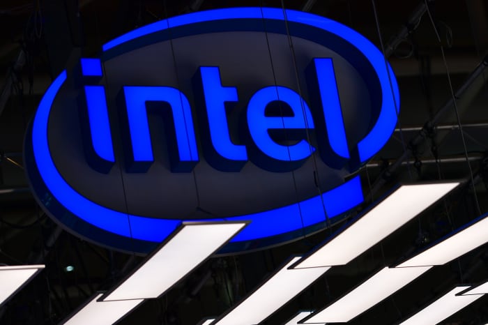 Intel begins layoffs and offers unpaid leave to manufacturing workers - MarketWatch