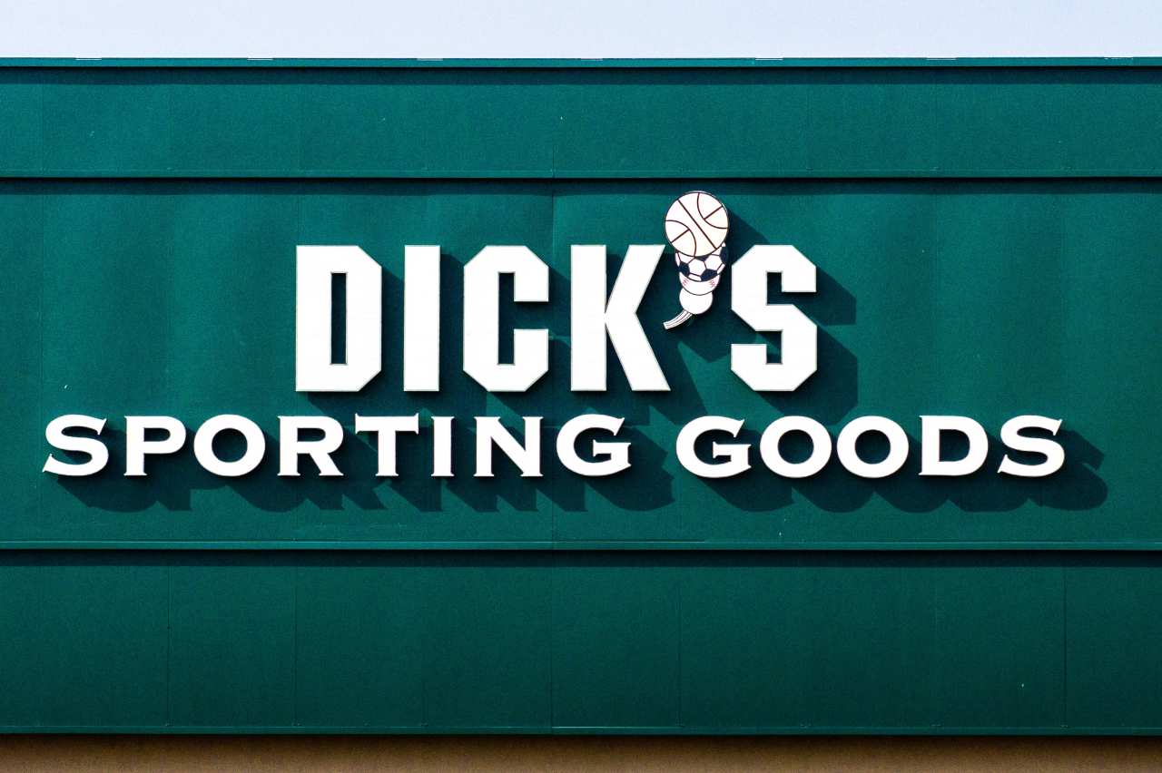 Dick’s Sporting Goods extends streak of strong same-store sales growth, and stock gains
