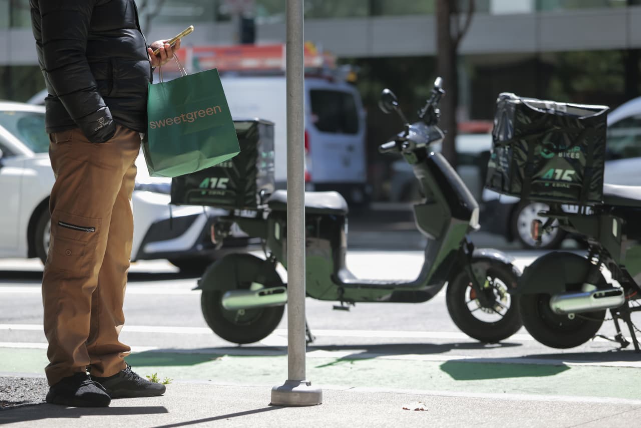 Sweetgreen recalls jalapenos, details how cyclospora outbreak will weigh on sales