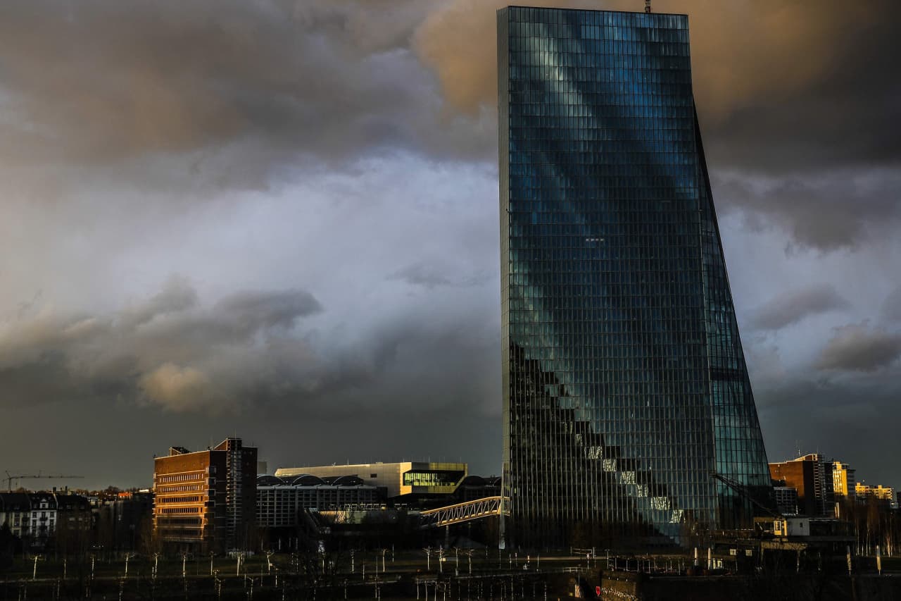 ECB seen holding rates at record highs this week, but policy pivots by the big central banks are coming